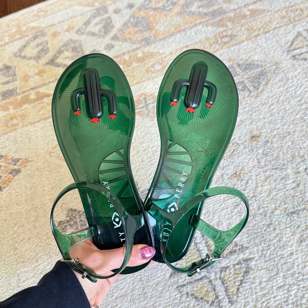 Katy Perry Green Sandals Glossy Thong Design by Katy Perry size 8